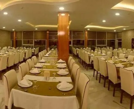 Grand Bayar Szálloda 3*